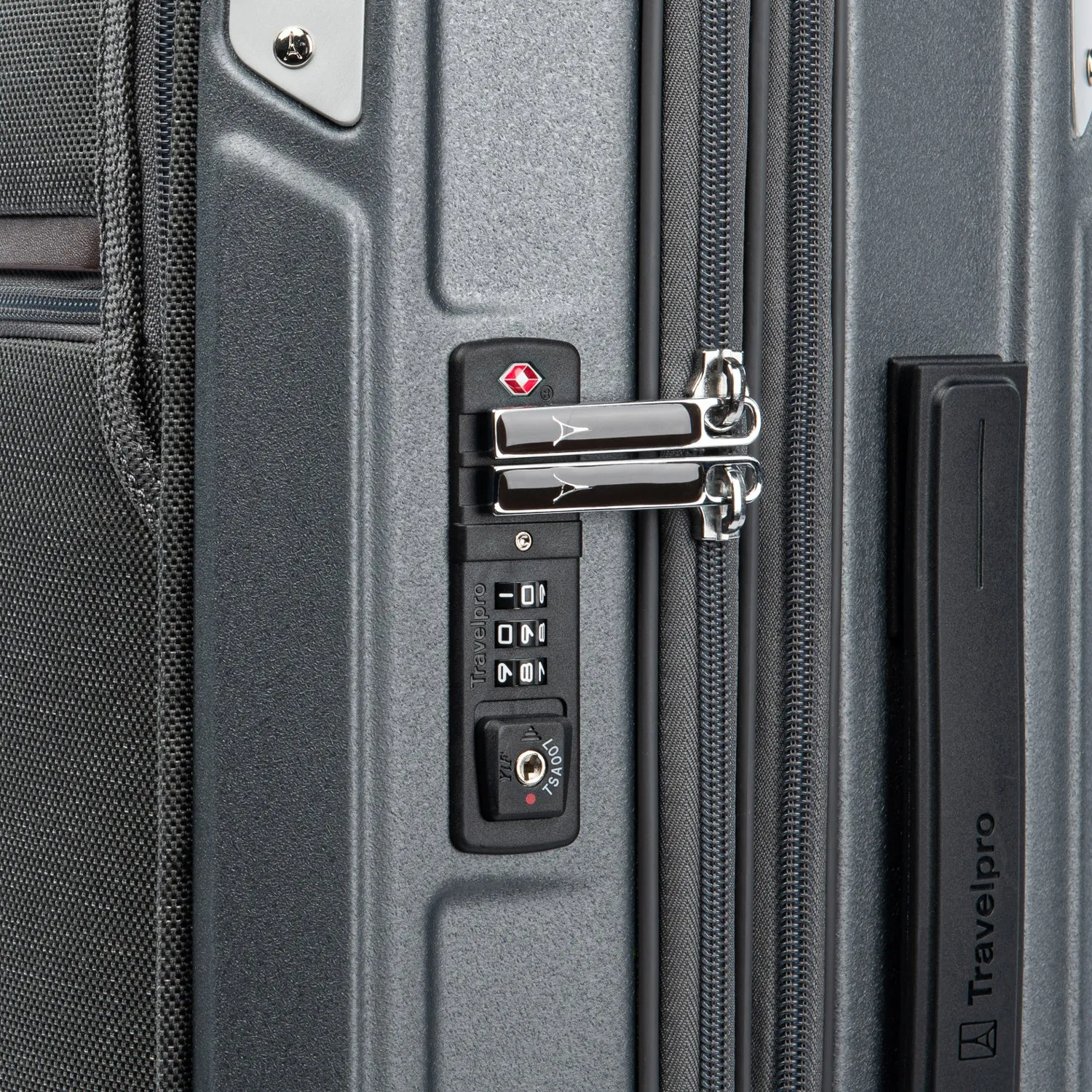 Platinum® Elite Compact Carry-On Business Plus Hardside Spinner