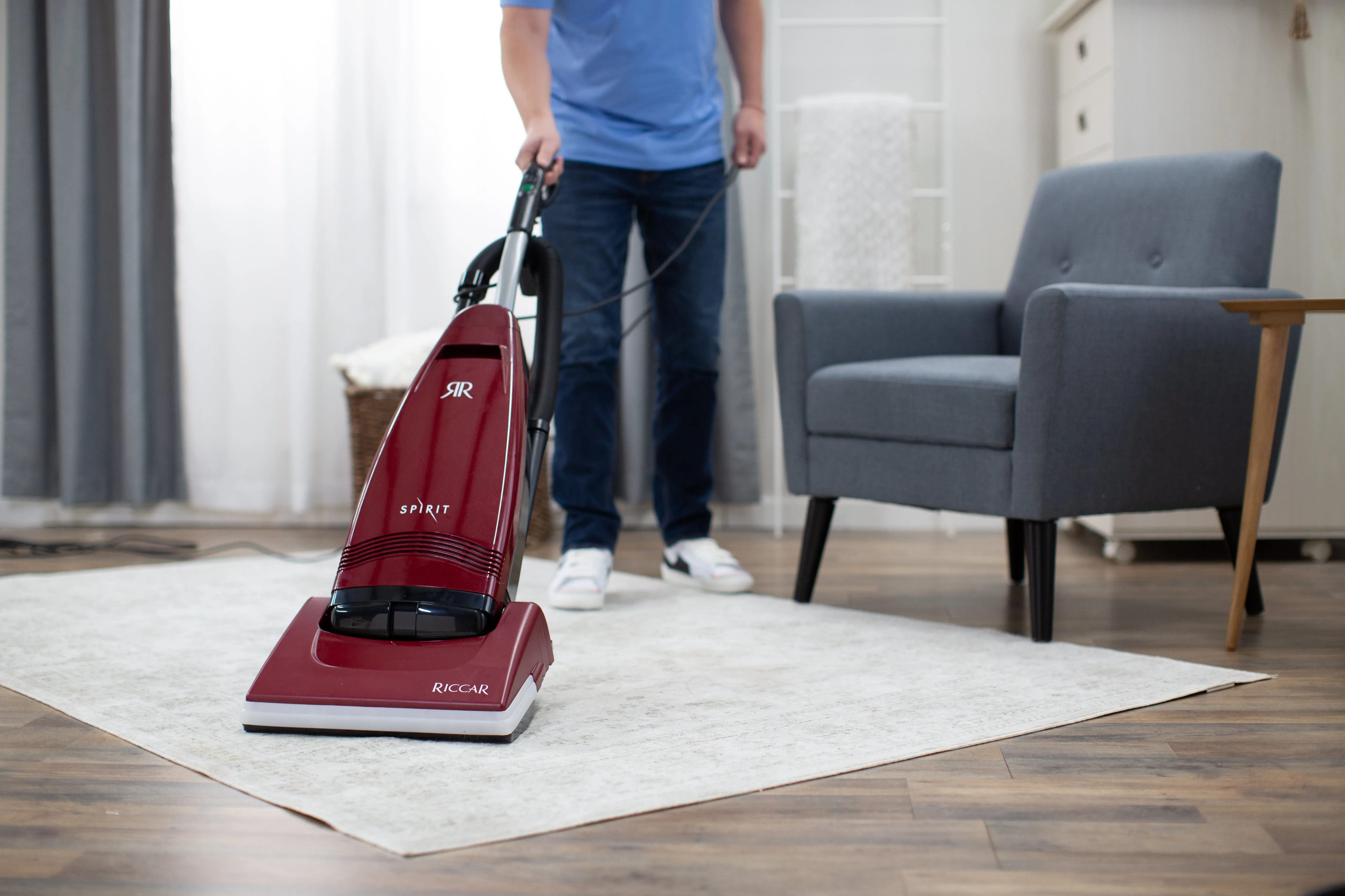 Spirit mid-range upright vacuum