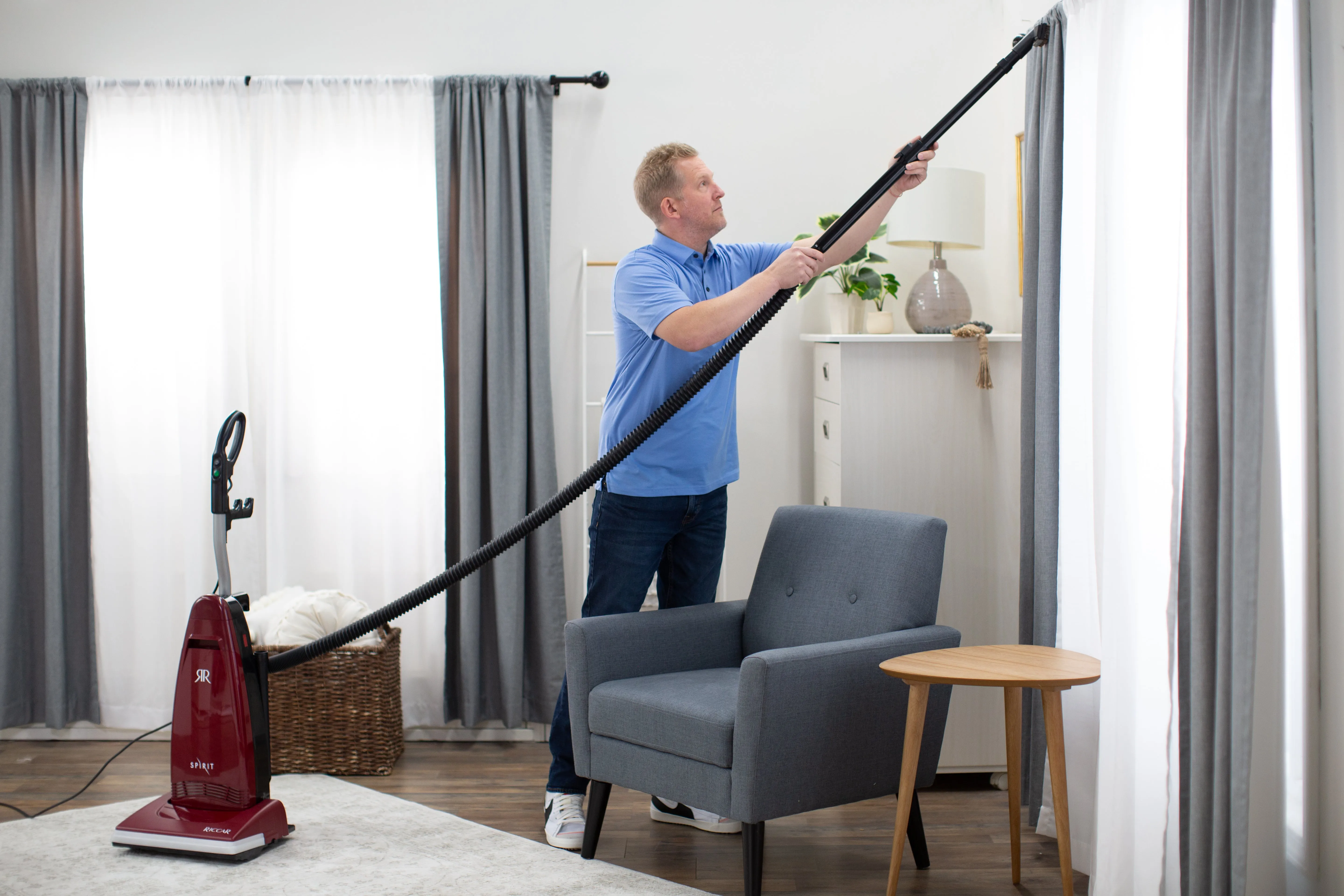 Spirit mid-range upright vacuum