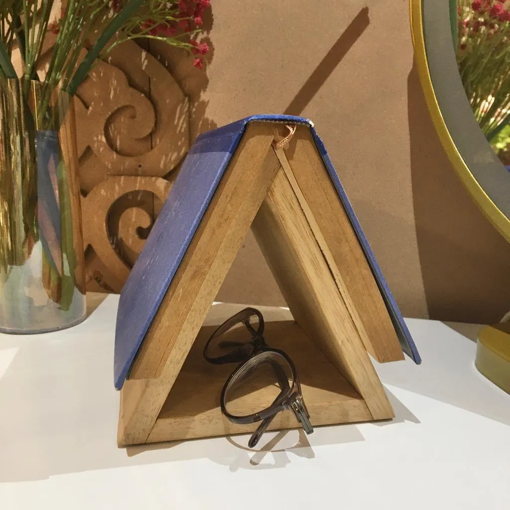 Stylish Triangular Wooden Book Holder For Study Table/Office Table By Miza